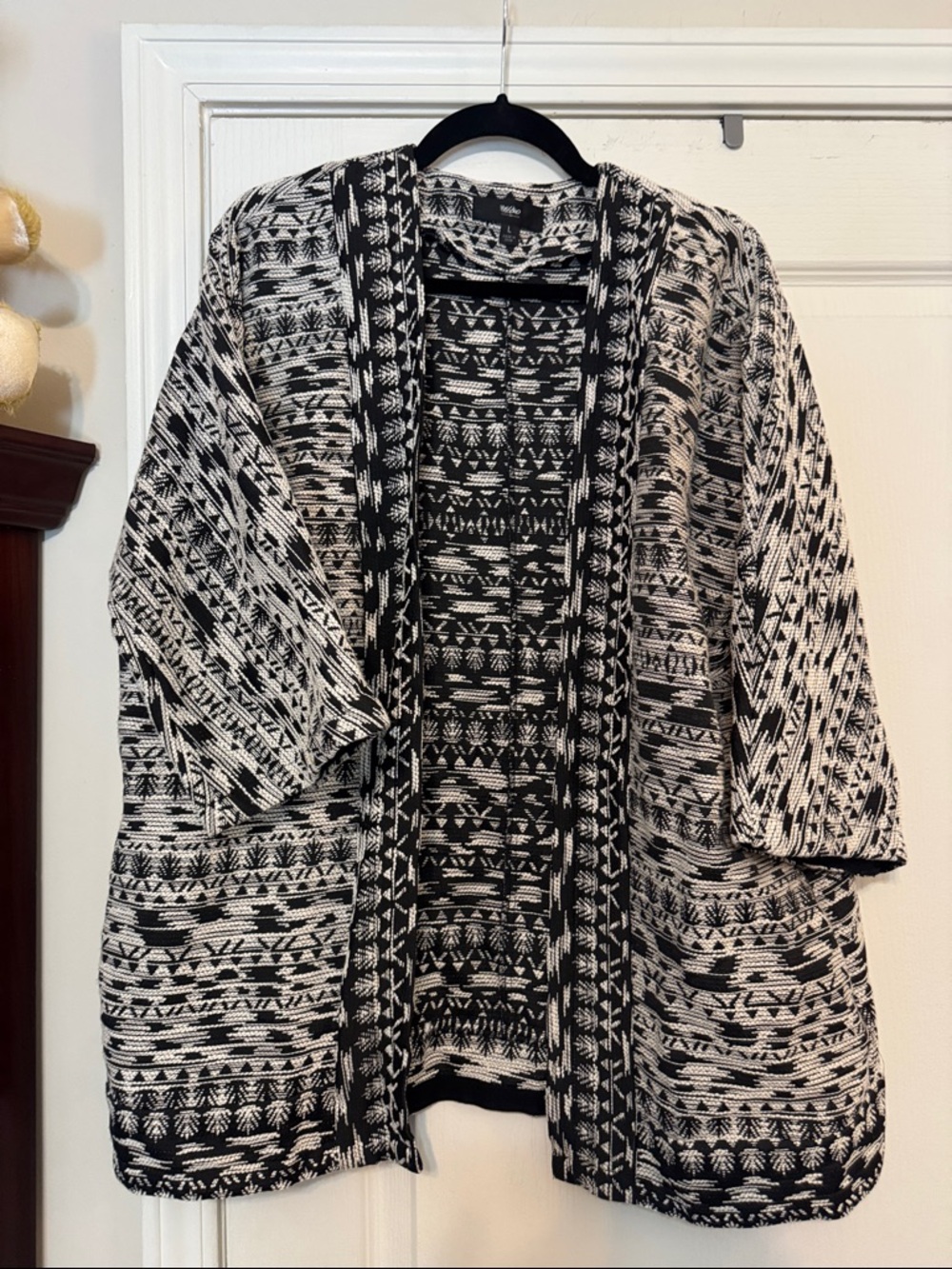 Mossimo Supply Co. Black & Cream Open-Front Patterned Cardigan
